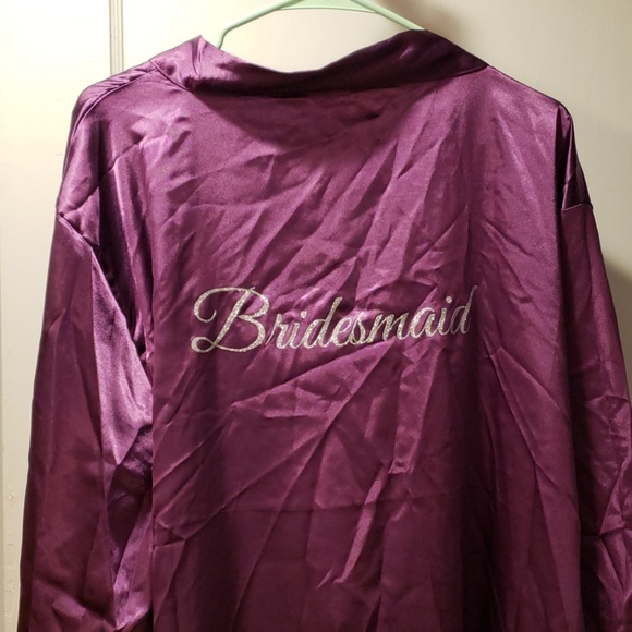 Robe - Picture 2 of 2